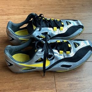 Nike Livestrong cleats size 9